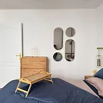 Апартаменты Cosy-tout-a-pieds Neuf Coeur Saint-raphael Сен-Рафаэль