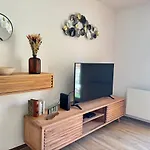 Апартаменты Cosy-tout-a-pieds Neuf Coeur Saint-raphael