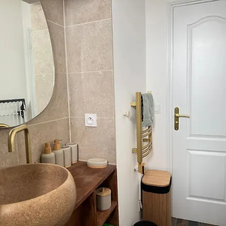 Cosy-tout-a-pieds Neuf Coeur Saint-raphael Apartman